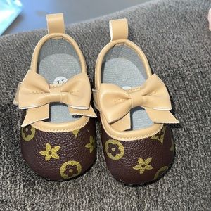 Cute brown and tan shoes!